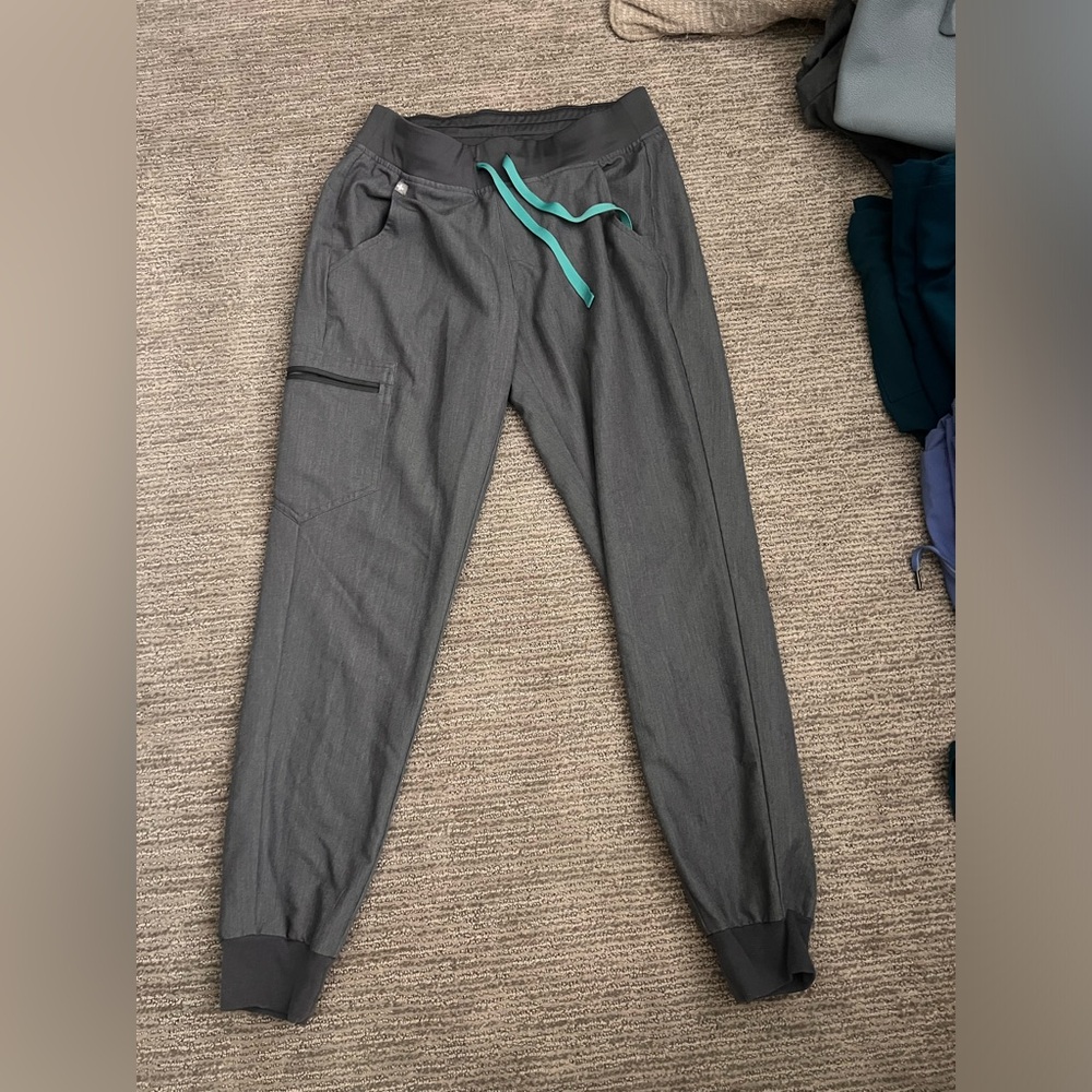 Figs Zamora jogger scrub pants size small in graphite